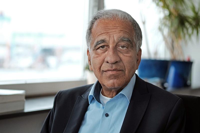 Mojib Latif, Präsident der Akademie der Wissenschaften in Hamburg, ist Herausgeber des neuen Essay-Bandes „Gerechtigkeit im 21. Jahrhundert. Zwischen Klimawandel und Künstlicher Intelligenz“. Geschrieben hat er einen Essay über Klimagerechtigkeit. 