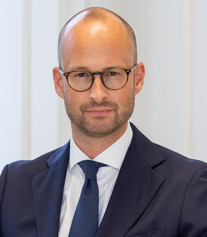 DGU-Pressesprecher Prof. Dr. Axel Merseburger lädt zur Eröffnungspressekonferenz in Leipzig.