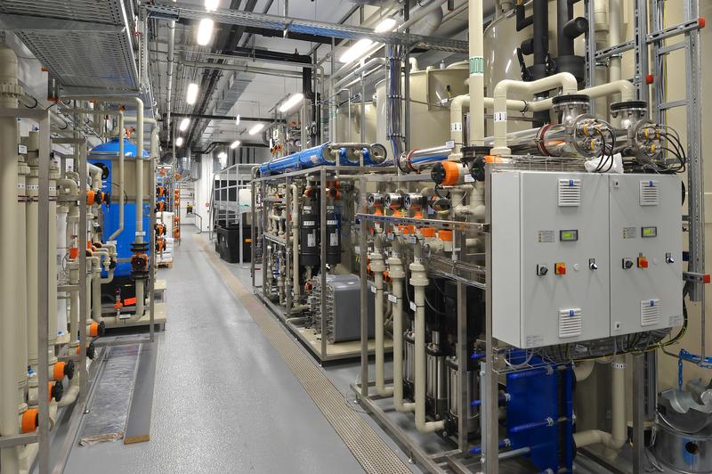 Als zweitgrößtes Institut der Fraunhofer-Gesellschaft verfügt das Fraunhofer ISE über zahlreiche Labors mit energieintensiven Prozessen, wie hier im Zentrum für höchsteffiziente Solarzellen. 