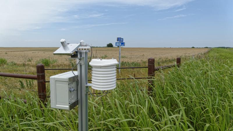 The PyrNet devices from TROPOS measured global radiation, temperature and humidity every second in the fields of Oklahoma over the next 3 months.