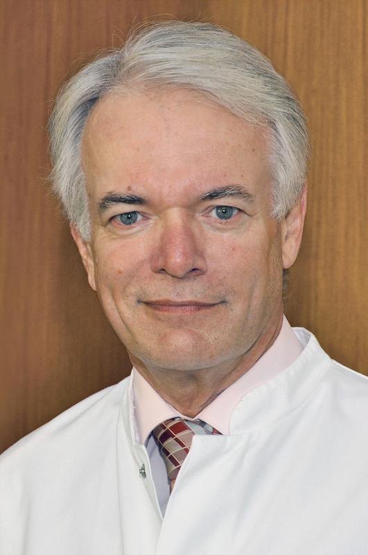 Prof. Dr. Dr. h.c. Rudolf Hagen leitete seit 2005 als Direktor die HNO-Klinik am Universitätsklinikum Würzburg. Ende September scheidet er nun aus dem Amt aus. 