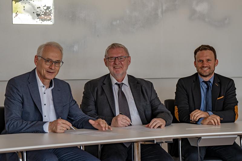 Von links: Prof. Dr. Karl Stoffel, Prof. Dr. Helmut Willems, Dr. Marvin Müller