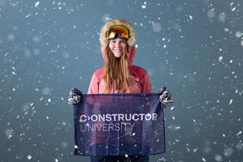 Constructor University alumna Sarah Winkelmann spent almost a year preparing for this unique adventure and it was worth it: she is Germany's youngest woman to have crossed Greenland on skis – a total of 600 kilometers. 