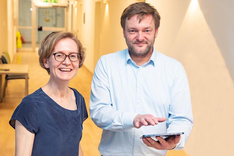Wollen Daten aus der Versorgungsrealität von Kindern und Jugendlichen mit Asthma nutzen, um individuelle Diagnostik und Therapie zu verbessern: Professorin Dr. Anna-Maria Dittrich und Dr. Matthias Gietzelt. 