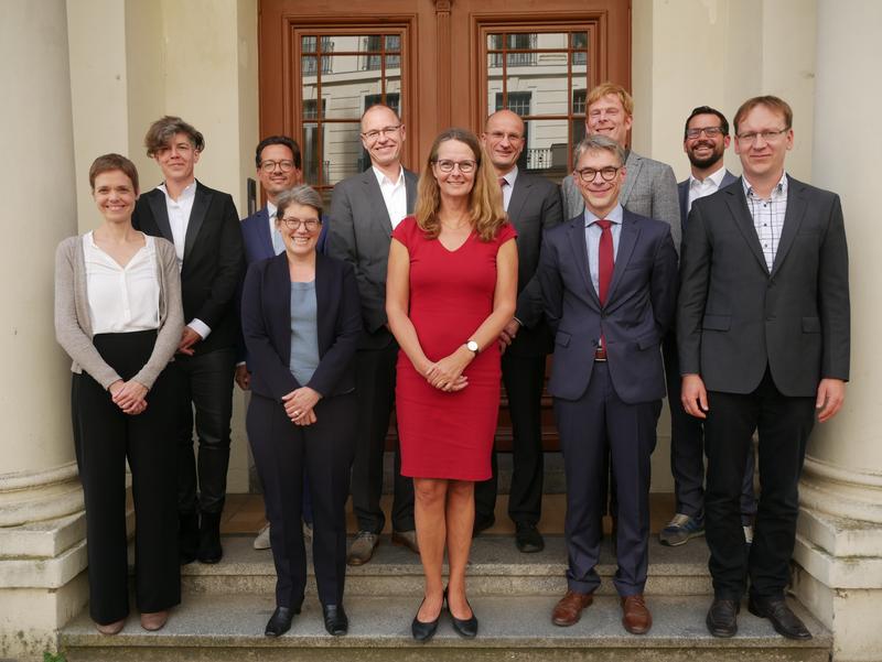 Simone von Rahden, Katrin Horn, Florian Erdl, Sünne Juterczenka, André Scheffel, Bettina Martin, Volkmar Zabel, Gregor Rohmann, Mathias Grote, Marc Linzmajer, Bernard Lepetit