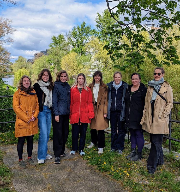 Das Team des Forschungsprojekts „BiTe“ unter der Leitung von Prof. Dr. Melanie Speck (3.v.l.), Professorin für Sozioökonomie in Haushalt und Betrieb an der Hochschule Osnabrück. 