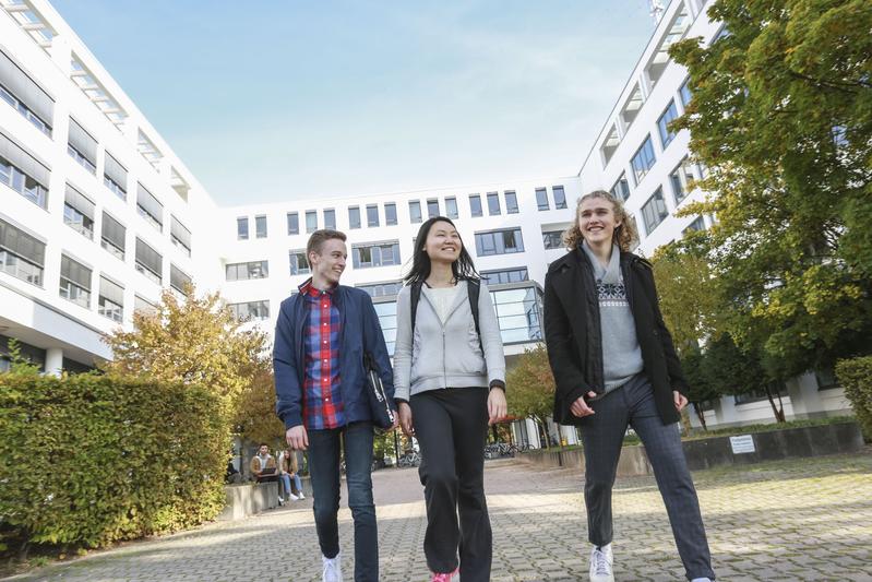 Über 1100 Studienanfängerinnen und -anfänger an der DHBW Karlsruhe 