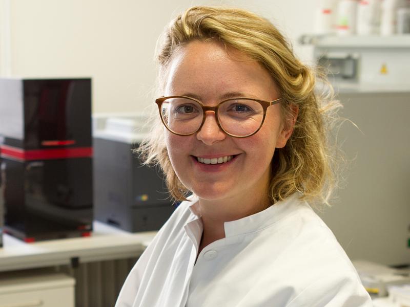 PD Dr. Stefanie Deinhardt-Emmer erforscht Virusinfektionen an einem Modell mit menschlichem Lungengewebe und erhält dafür ebenfalls einen Thüringer Tierschutzpreis. 