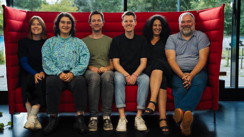 Das Projektteam. Von Links: Theresa Freund, Hande Gencer, Dr. Tilman Brand, Sebastian Budde, Emily Mena und Prof. Dr. Benjamin Schüz © BIPS