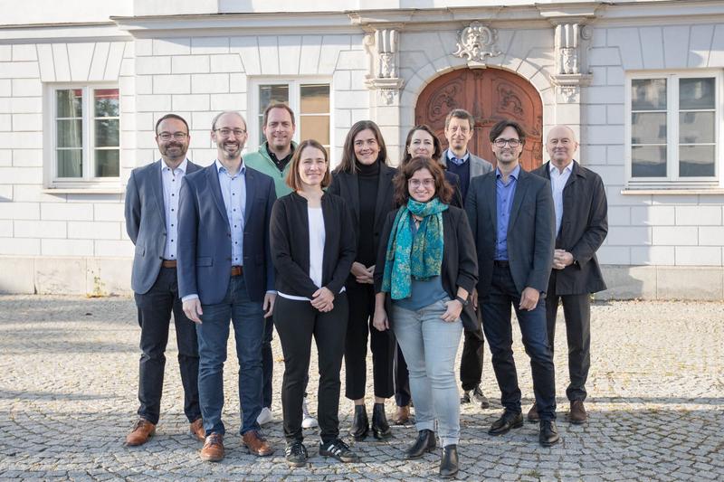 Vertreter:innen aus Promotionszentrum und Präsidium an der Technischen Hochschule Augsburg.