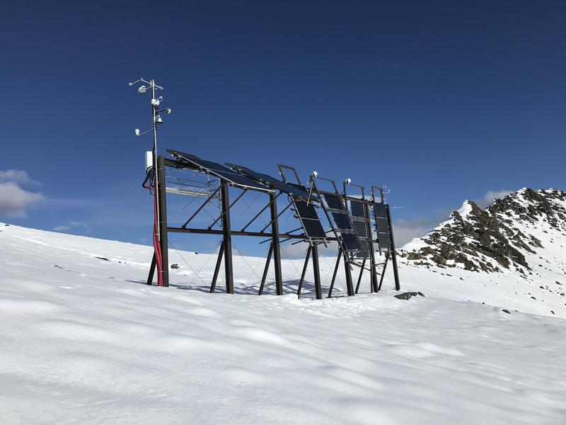 Alpine Solaranlagen befinden sich im Winter normalerweise über der Hochnebel-Decke und können deshalb auch dann hohe Erträge liefern. 