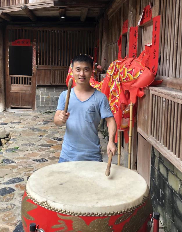 Dr. Haifeng Qi in Yongding Mountain Village, Fujian Province, China 