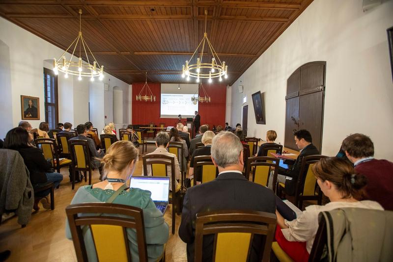 Auf Einladung der TU Ilmenau berieten technische Universitäten aus aller Welt in Erfurt über nachhaltige Zukunft