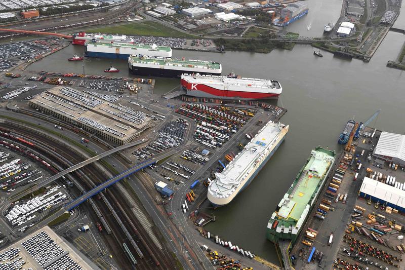 Der BLG AutoTerminal Bremerhaven zählt zu den größten Autohäfen der Welt. Rund 1,7 Millionen Fahrzeuge (2022) werden pro Jahr dort umgeschlagen. Hier erfolgten die Tests des Isabella-Systems.