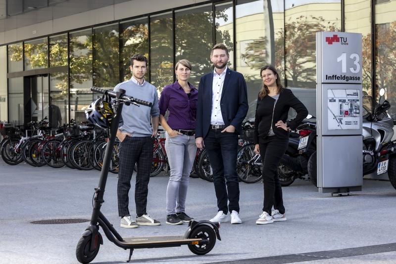 The team of project SURF (from left to right): Martin Schachner, Desiree Kofler, project director Christoph Leo and research group leader Corina Klug from the Institute for Vehicle Safety at TU Graz.