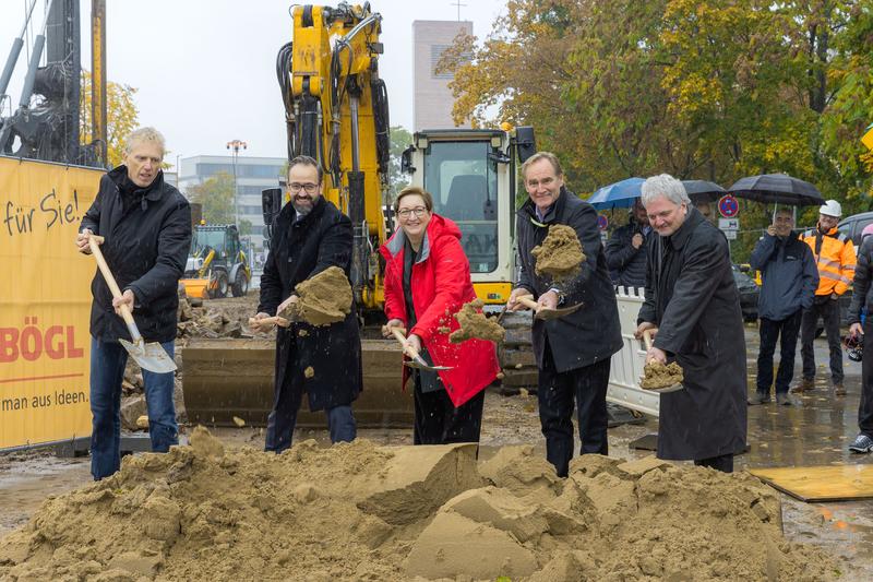  Spatenstich für den IfL-Neubau am 27.10.2023 (Foto: Swen Reichhold)