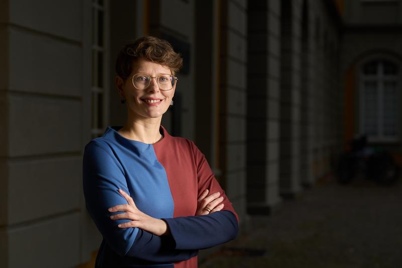 Jun.-Prof. Dr. Julia Binter ist neue Argelander-Professorin für Kritische Museums- und Kulturerbe-Studien an der Universität Bonn. 