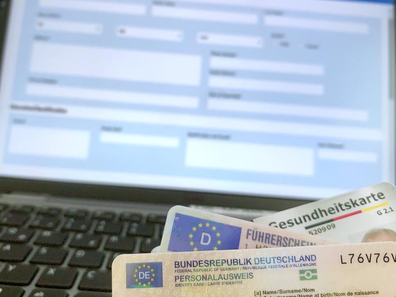 Online-Betrug ist weit verbreitet. Um vor den Folgen von Identitätsdiebstahl zu schützen, entwickeln Forschende der Uni Bonn eine datenschutz-konforme Plattform.