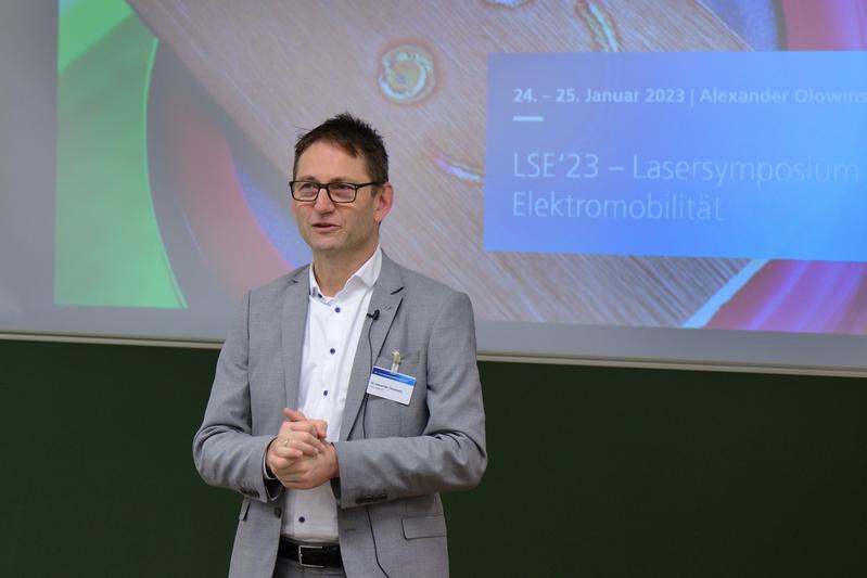 Dr. Alexander Olowinsky, Abteilungsleiter Fügen und Trennen am Fraunhofer ILT auf dem Laser Symposium Electromobility 2023. 
