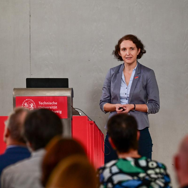 Prof. Dr. Yvonne Mast, Leibniz-Institut DSMZ, Braunschweig