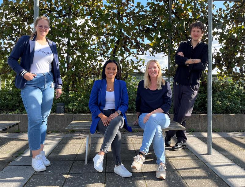 Im vierköpfigen Team des Flex-Büros an der Uniklinik Würzburg laufen die Fäden zusammen: Delia Schumacher, Cashanna Schöller, Anke Kaiser und Patrick Hetzer (v.l.)