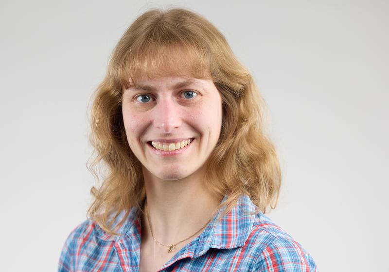 Prof. Dr. Jessica Fintzen vom Mathematischen Institut und Mitglied im Exzellenzcluster Hausdorff Center for Mathematics der Universität Bonn. 