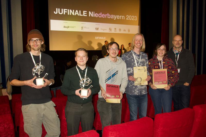 Aller Ehren wert war beim Jugendfilmfestival die Arbeit von Julius Lotter, Kilian Großmann, Frieder Pflock, Noah Gembala, Karolina Ottmers und Ihrem THD Professor Jens Schanze (von links).