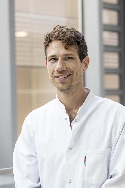 Felix Johsnon ist Oberarzt an der Univ.-Klinik für Hals-, Nasen- und Ohrenheilkunde in Innsbruck und Leiter der Angioödem-Sprechstunde