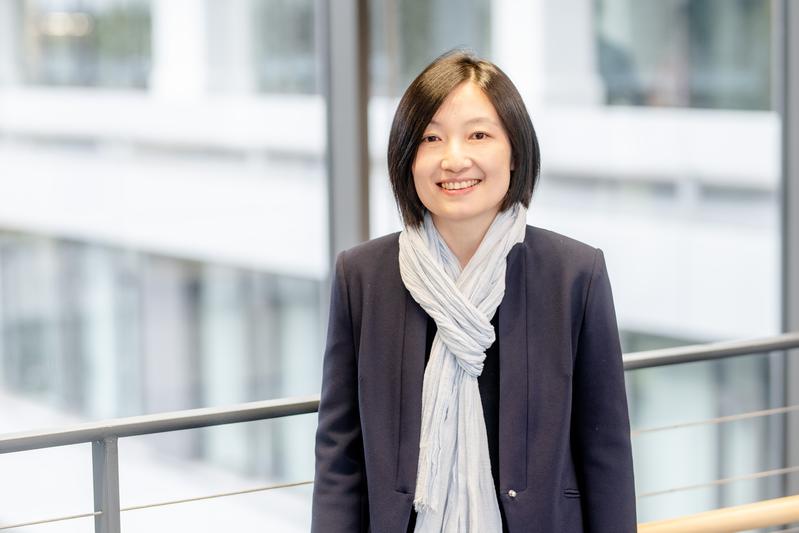 Tong Li hat an der Ruhr-Universität Bochum die Professur für Atomic-Scale Characterisation am Institut für Werkstoffe inne.