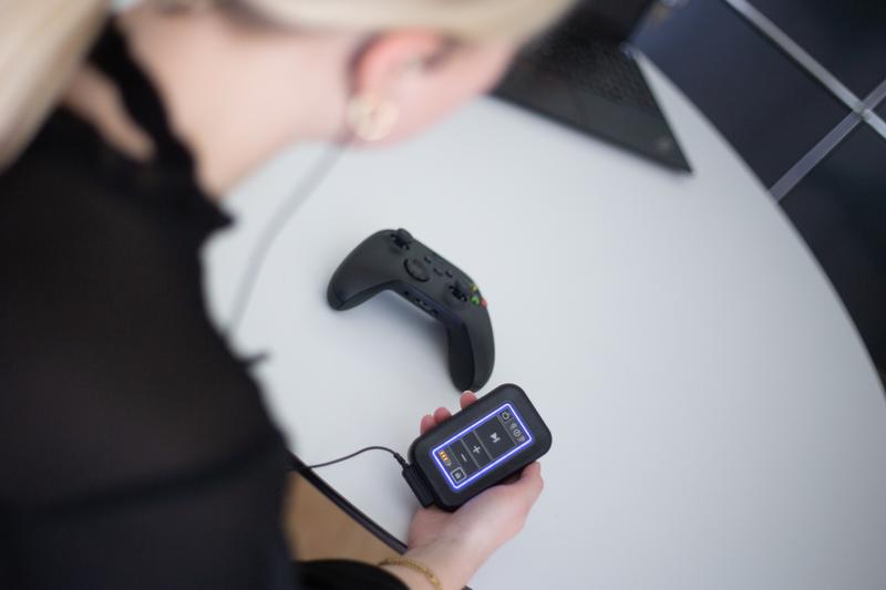 In einer Studie wird am UKB die Anwendung einer nicht-invasiven transkutanen Stimulation des Vagusnervs (tVNS) mittels eines Stimulationsgeräts zur Behandlung von körperlichen Symptomen bei Depressionen untersucht. 