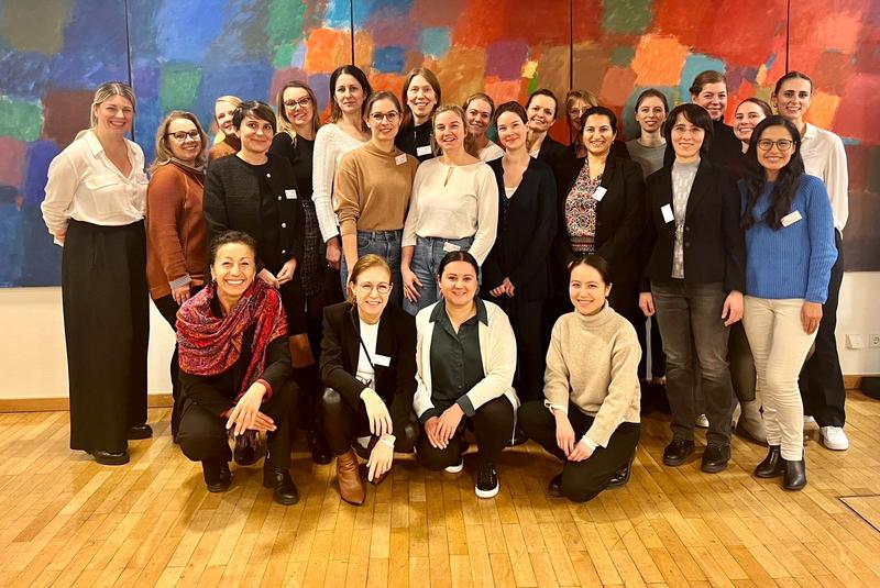 Herzchirurgisches Training, wissenschaftliche Vorträge, Coaching und Networking standen im Fokus des dritten Workshops „Frauen trainieren Frauen“. Das Resümee der Teilnehmerinnen: Ein voller Erfolg und ein wertschätzendes, unterstützendes Miteinander.