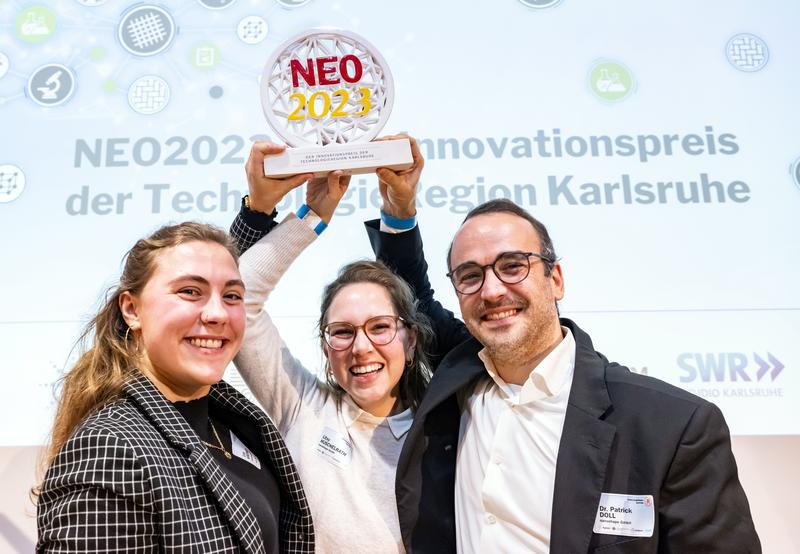 Für ihre innovative Oberflächentechnik für medizinische Implantate zeichnete die Jury die nanoshape GmbH mit dem NEO 2023 aus. (Foto: ©ARTIS Uli Deck)