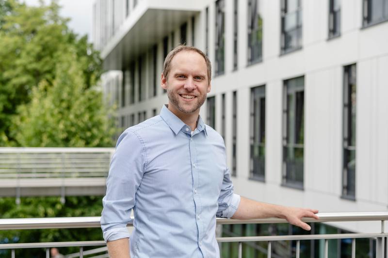 John Bulava hat an der Fakultät für Physik und Astronomie die Professur für Theoretische Hadronenphysik inne.