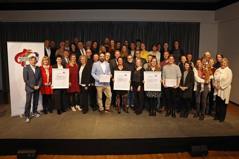 Stolze Preisträger: Alle drei Sieger-Teams des 13. Niedersächsischen Gesundheitspreises. 
