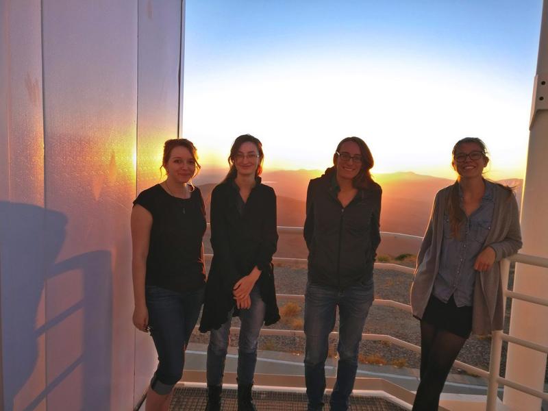 Die Autorinnen der Studie beobachten an den Magellan-Teleskopen des Las Campanas Observatoriums in Chile. V. l. n. r.: Bethany Ludwig, Anna O'Grady und die Co-Erstautorinnen Maria Drout und Ylva Götberg.
