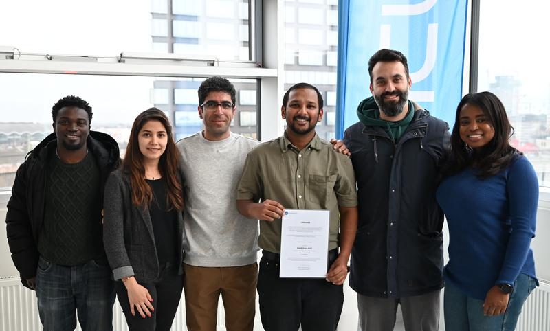 Tony Sebastian erhält den DAAD-Preis für ausländische Studierende der HafenCity Universität 2023