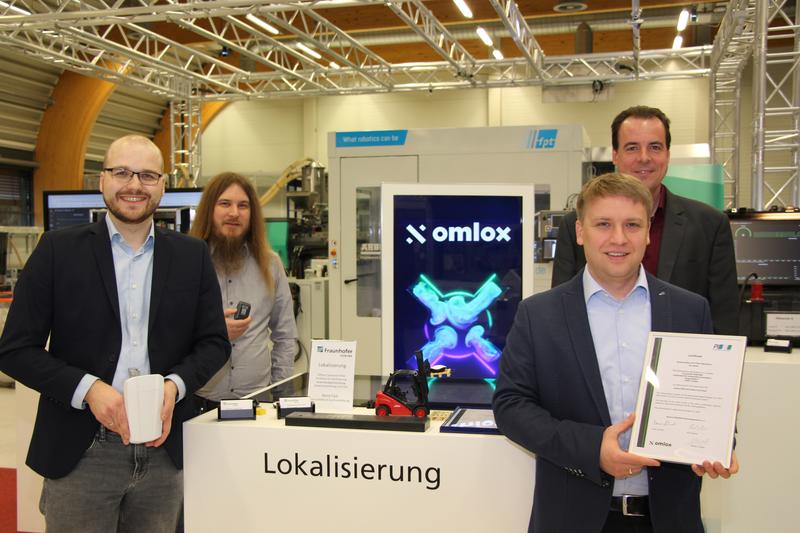 Fraunhofer-Team für das omlox-Labor (v.l.): Florian Hufen, Florian Jungbluth, Laborleiter Harry Fast und Dr.-Ing. Holger Flatt, Gruppenleiter "Intelligente Sensorsysteme".