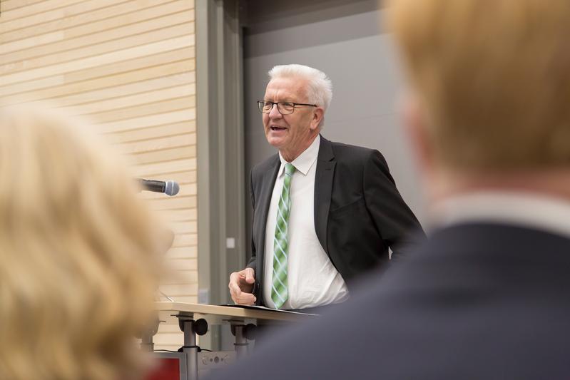 Ministerpräsident Winfried Kretschmann bei seinem Besuch anlässlich des 200-jährigen Jubiläums der Universität Hohenheim im Jahr 2018. 