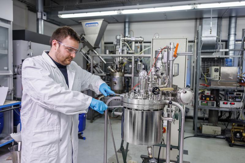 Reactor in the polymer pilot plant of the DITF Denkendorf