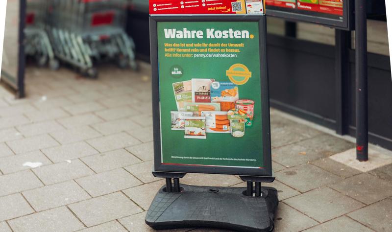 Werbeaufsteller für die Aktion "Wahre Preise"