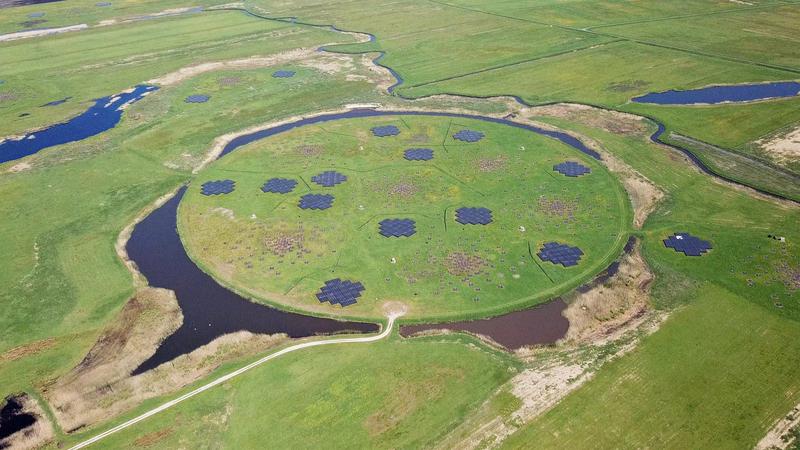 Die LOFAR-Superterp – das Kernstück des riesigen, hochmodernen Radioteleskops, das sich über Europa erstreckt – befindet sich im niederländischen Exloo.