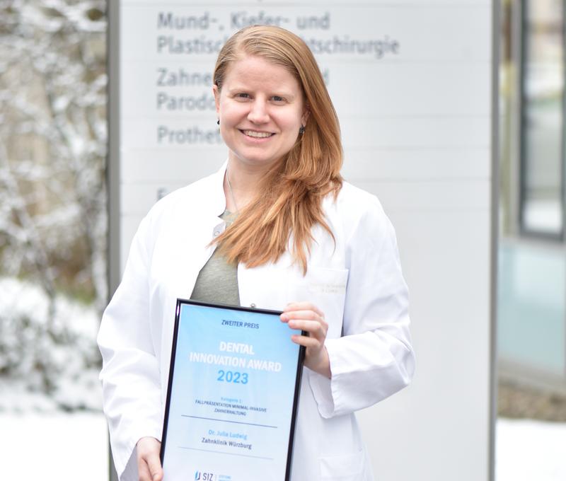 Dr. Julia Ludwig freut sich über den zweiten Platz beim Dental Innovation Award