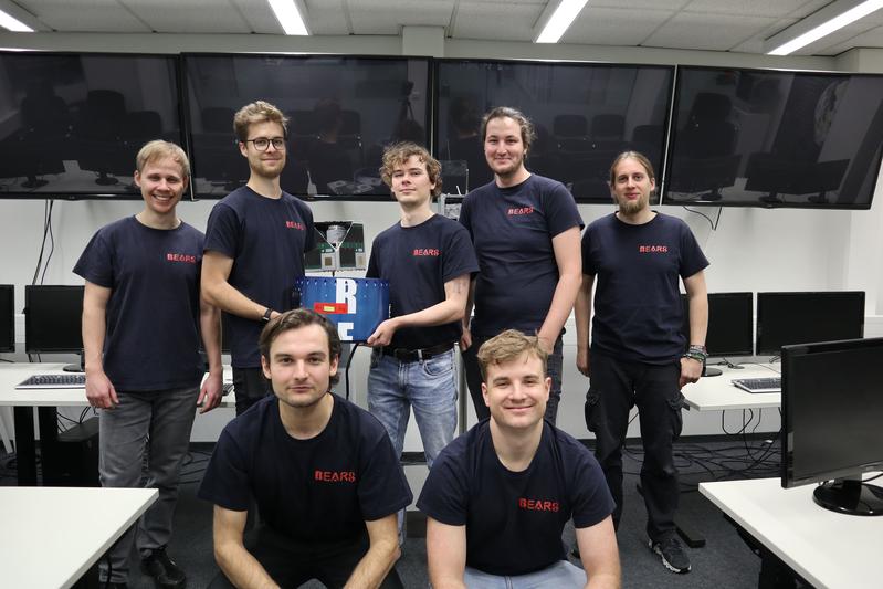 Ein Teil des inzwischen größer gewordenen Teams von WOBBLE2. 