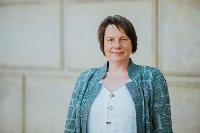 Die Wahl zur Kanzlerin für eine Amtszeit von acht Jahren fiel auf Andrea Syring. Sie ist seit Mai 2022 kommissarische Kanzlerin der HWR Berlin. 