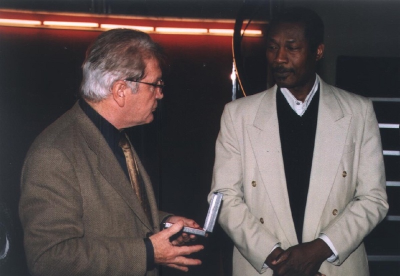 Dr. Zinsou (rechts) im Gespräch mit Bezirkspräsident Madrelle