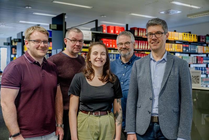  Daniel Schubert, Marc Neu, Mira Boler, David Gehne und Sören Petermann (von links) waren aus der Ruhr-Universität an der großen Befragung beteiligt. 