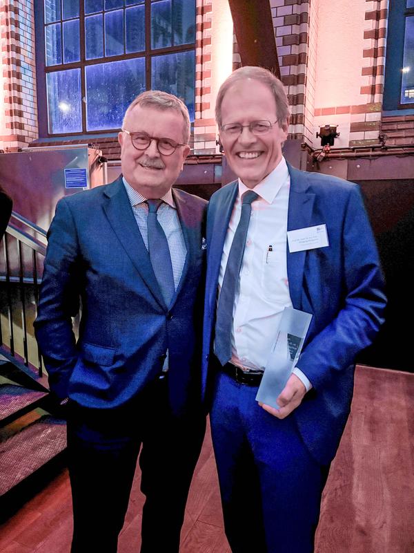 (from left): Prof. Frank Ulrich Montgomery, Chair of Council of the World Medical Association until 2023, gave the laudatory speech for Prof. Wolfgang Holzgreve, Medical Director and CEO of the UKB, who was named "Manager of the Year 2023"