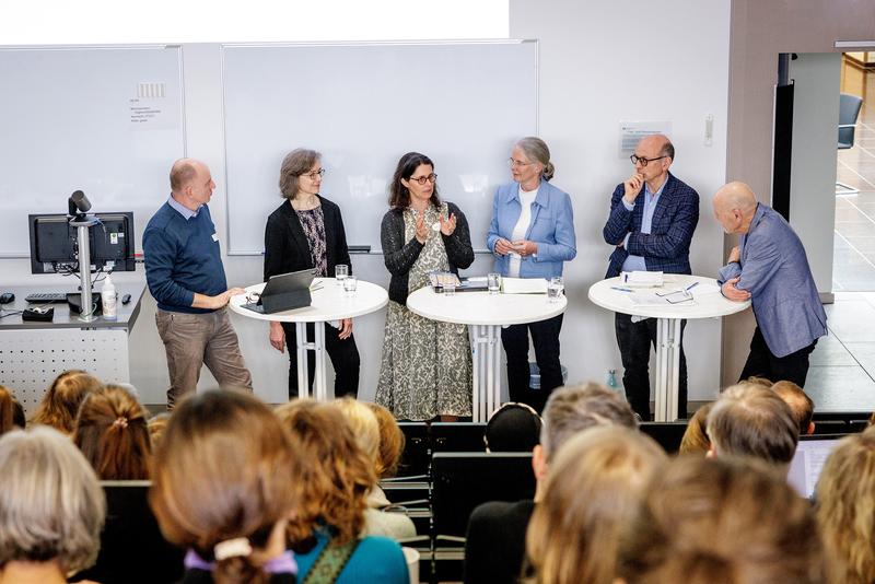 Dr. Peter Tinnemann (Gesundheitsamt Frankfurt), Prof. Dr. Gabriele Bolte (Uni Bremen), Prof. Dr. Heike Köckler (HS Gesundheit), Dr. Cordula Kloppe (Gesundheitsamt Bochum), Dr. Johannes Nießen, Prof. Dr. Rolf Rosenbrock 