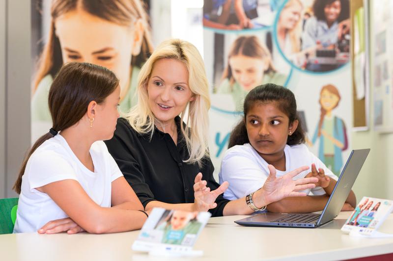 Die Didaktik-Professorin Julia Knopf ist Spezialistin für digitale Lehr- und Lernmaterialien.