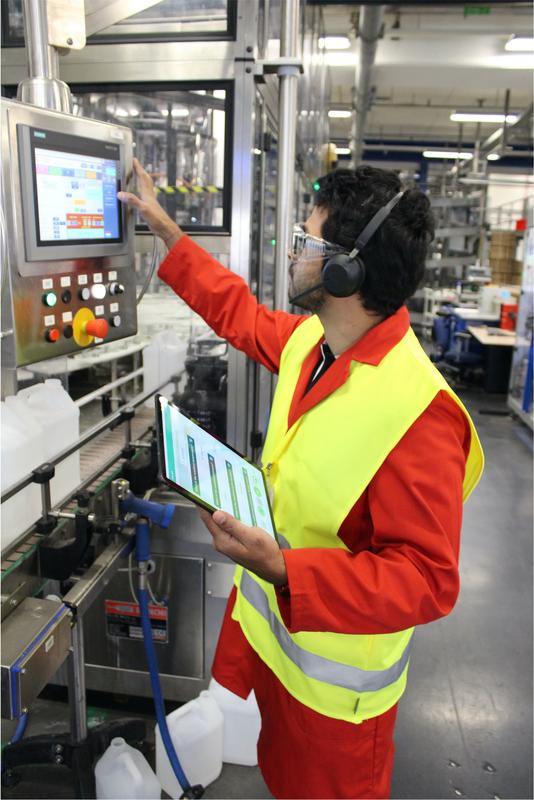 TU Delft has used COALA's AI-supported cognitive assistant and on-the-job training in two different use cases: in factories at Diversey (Netherlands) and Fratelli Piacenza (Italy).